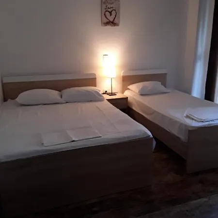 Vila Litsa * Nei Pori